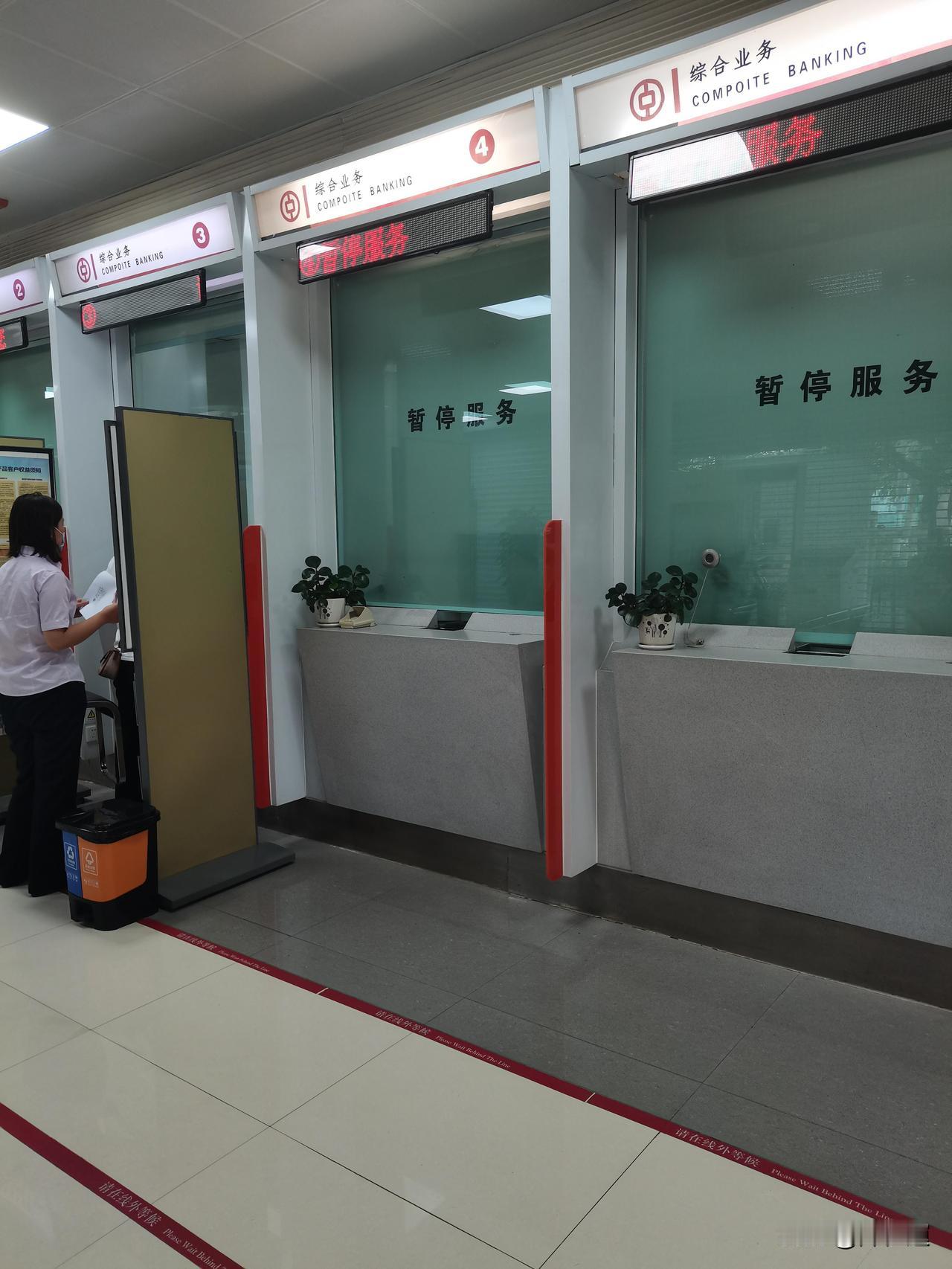 为什么我们明显感觉到：身边不少人手头紧，负债的人越来越多
 
  不知道大家有没