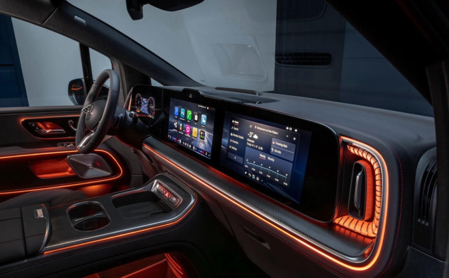 没人说奔驰 VLE 的前排三屏黑边停航母吗？问界和尊界可没少被喷，双标这一块。