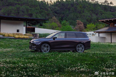 带全家出门最怕什么？零跑C16算是把痛点都解决了。5/6座灵活切换真不是噱头——