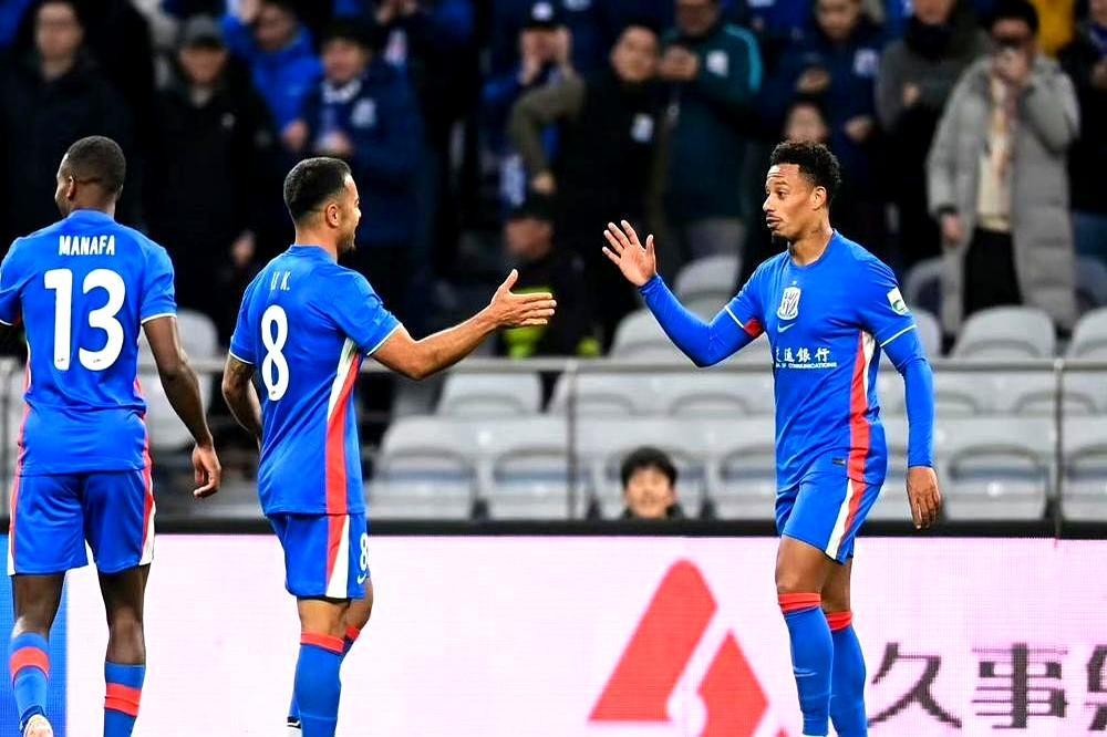 申花赢球的夜晚，没人笑得出来。
 
首轮5-3拿下大连英博，新援拉唐、盖伊双双梅