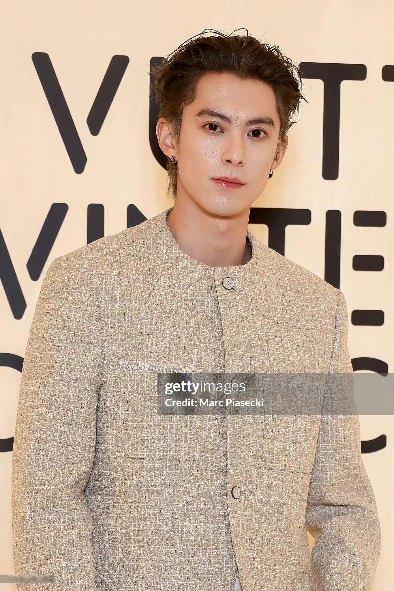 王鹤棣时装周G社生图状态 