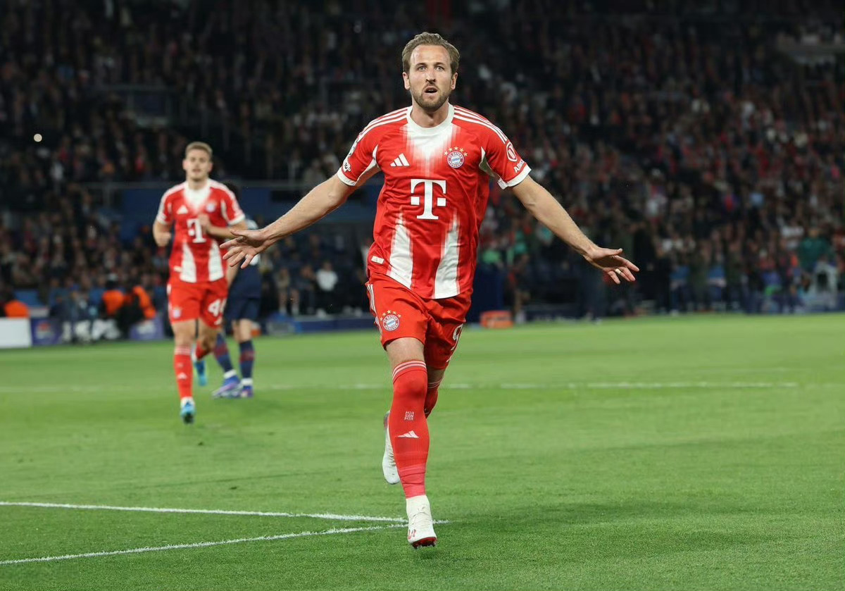 巴黎圣日耳曼5比4拜仁火力全开！欧冠半决赛9球大战引爆足坛，巴黎主场5-4力克拜