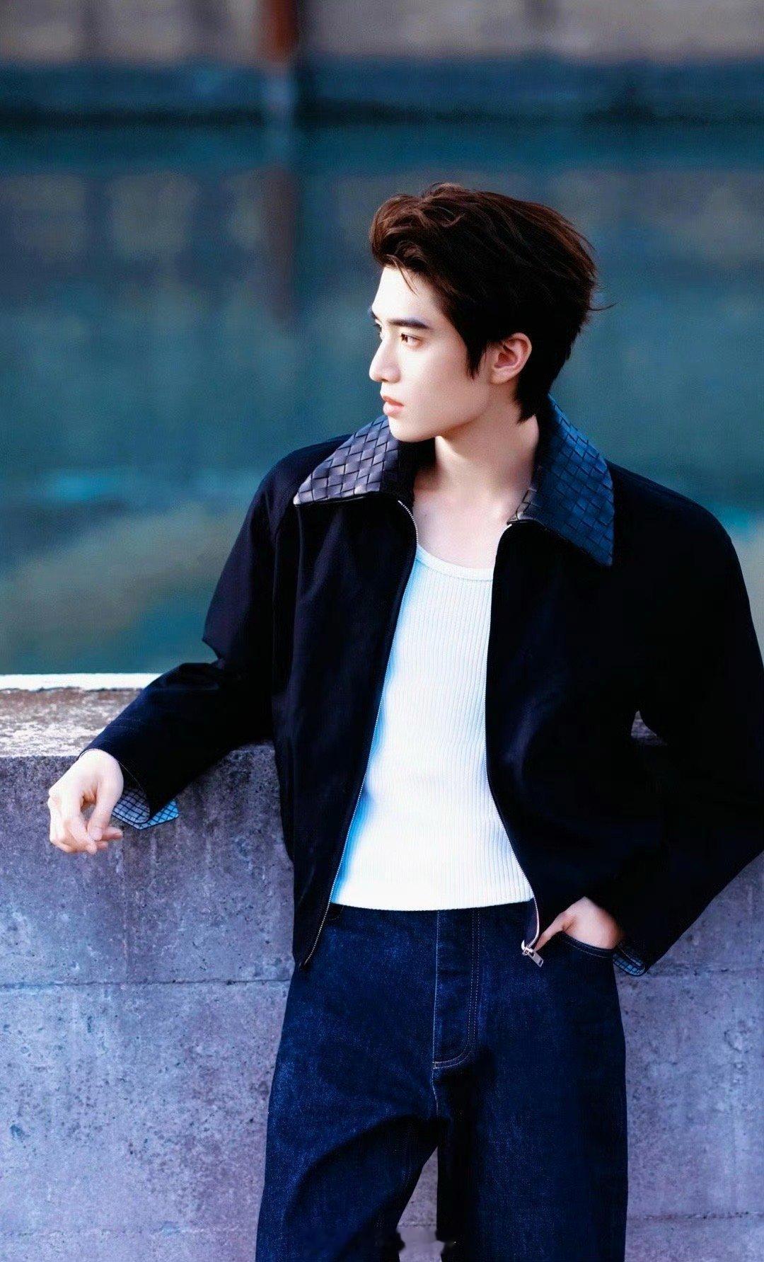 张康乐往那一站就怦然心动了什么叫“静态即心动”？张康乐给出了完美答案。疏离感与亲