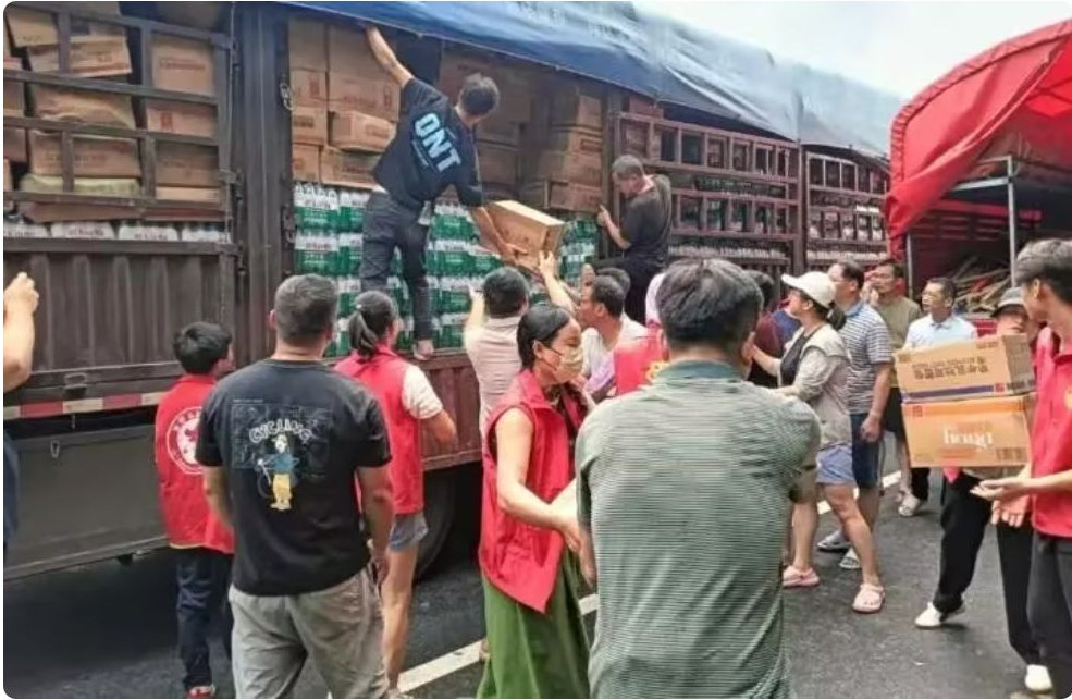 捐3万嫌少、不公开说伪善！全红婵兄妹遇逼捐，这届网友怎么了？ 
