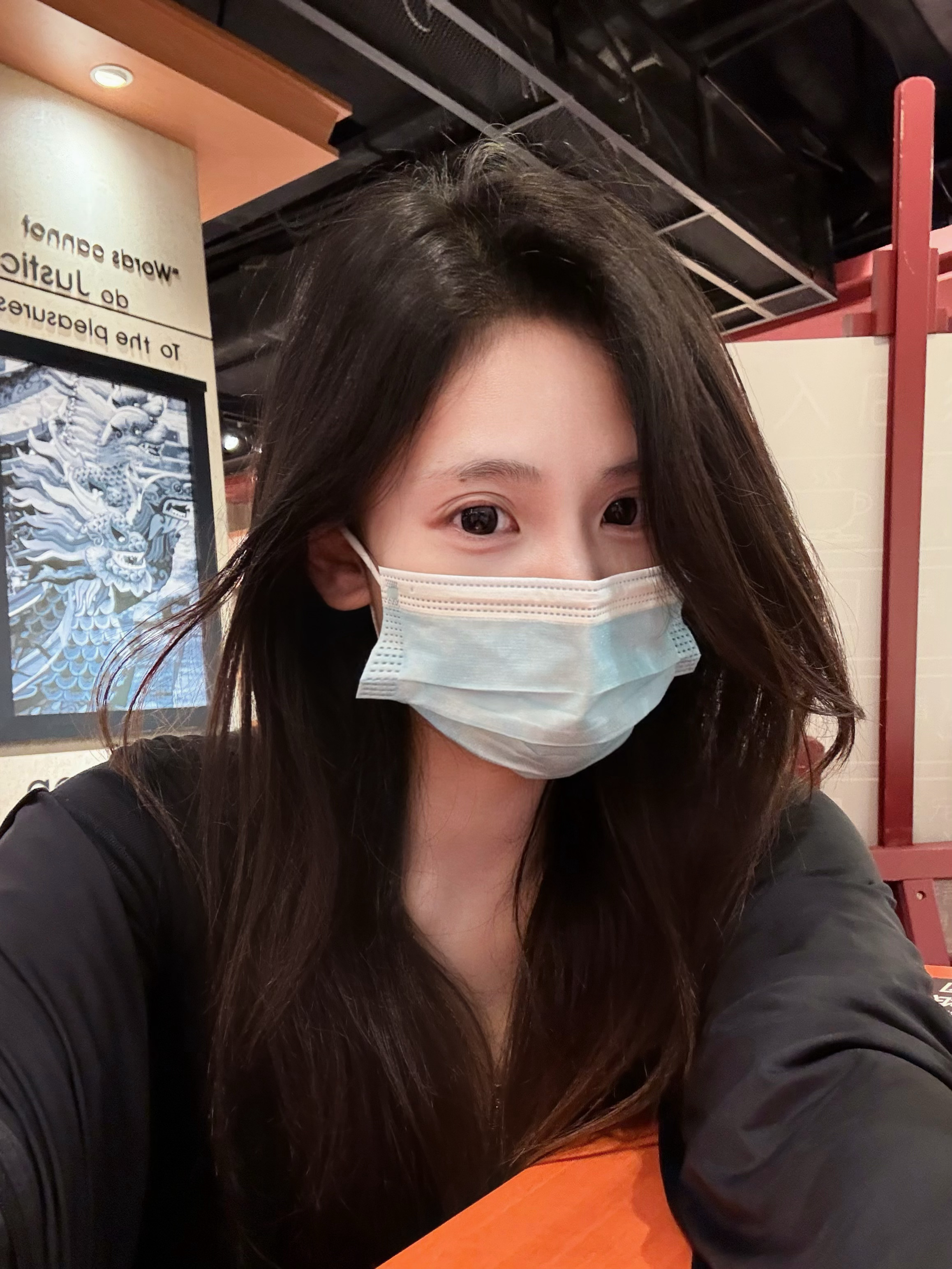 素颜出门也被认出来了 说我是迪丽冷巴 ​​​