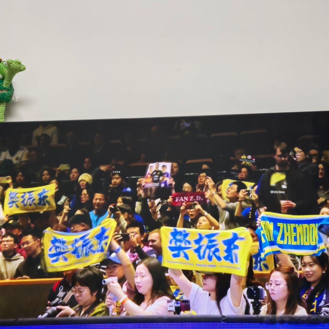樊振东出战欧冠决赛 先看会儿胖球的欧冠决赛吧，亚冠男排晚点再说～ 
