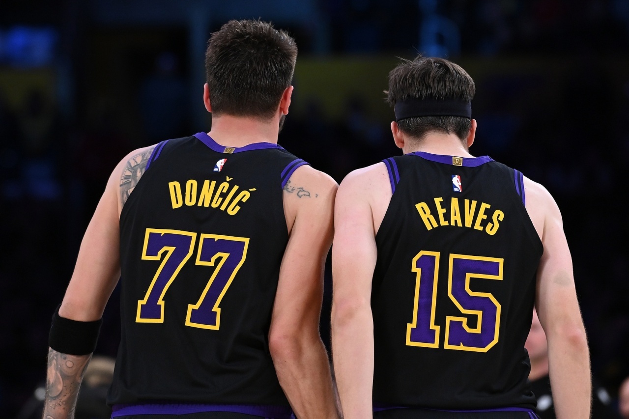 Shams:TikTok 上进行直播，并报道称奥斯汀·里夫斯可能最快会在第 5 