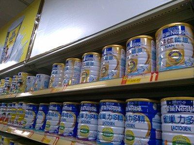 雀巢在欧洲紧急召回婴儿奶粉，到底怎么了？

一纸召回通知贴满欧洲超市货架，法国、