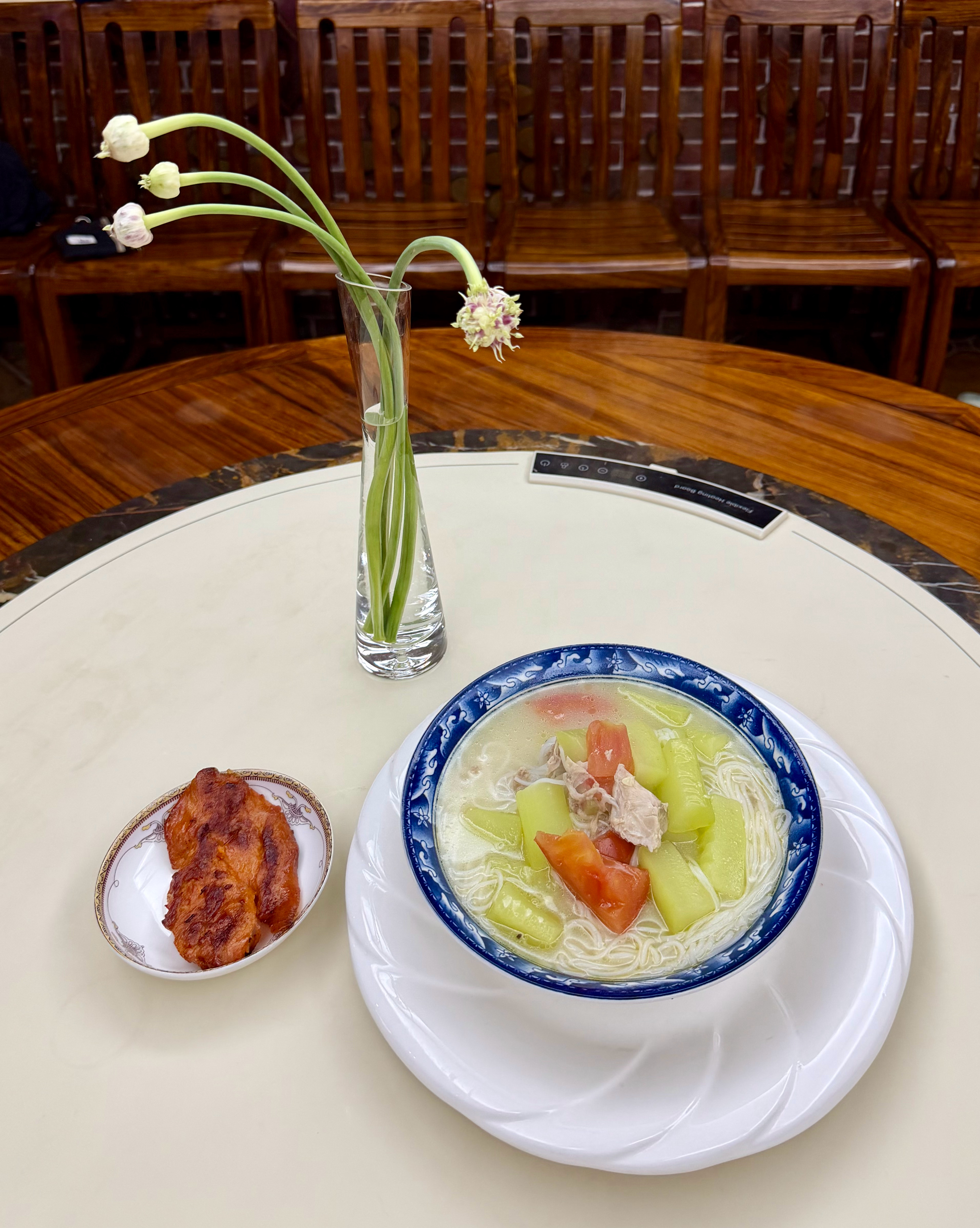 一日三餐，顿顿清空，不吃剩菜，不吃隔夜饭。 