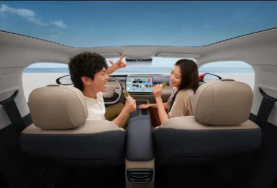 这就是赤裸裸的现实啊：
电车1年电费1000元！
油车1年油费10000元！
电