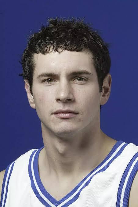 湖人记者：雷迪克在今日赛前采访中又爆出一句值得记下来的金句。“我想到了《蝙蝠侠：