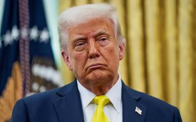 特朗普做事，典型虎头蛇尾，凡事不较真
 
说起特朗普，他最大的性格特点就是凡事不