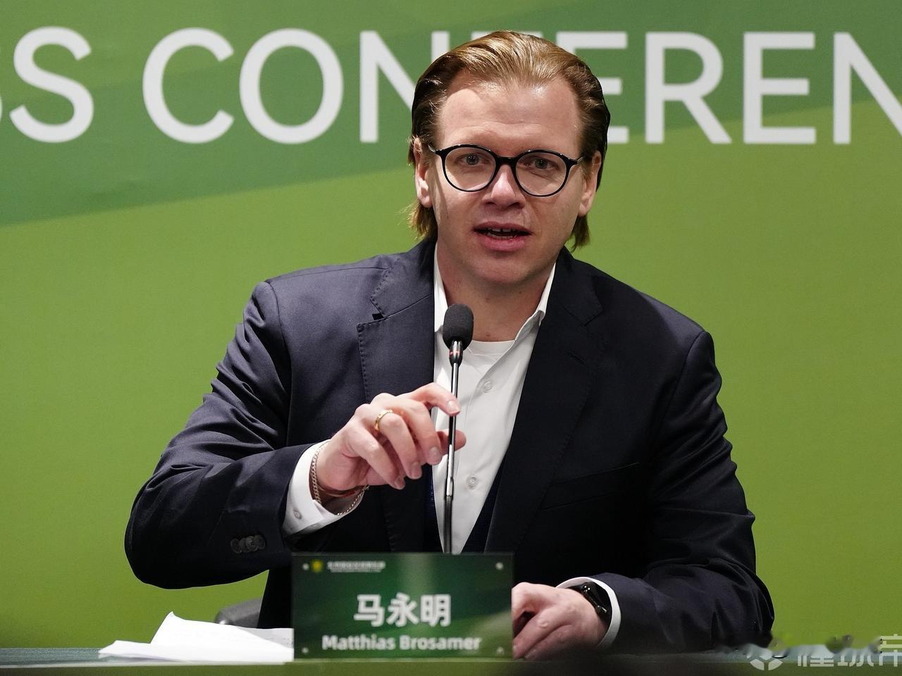 国安的引援或许并未结束…据国安体育总经理马永明透露目前仍有其他俱乐部对我们队中的