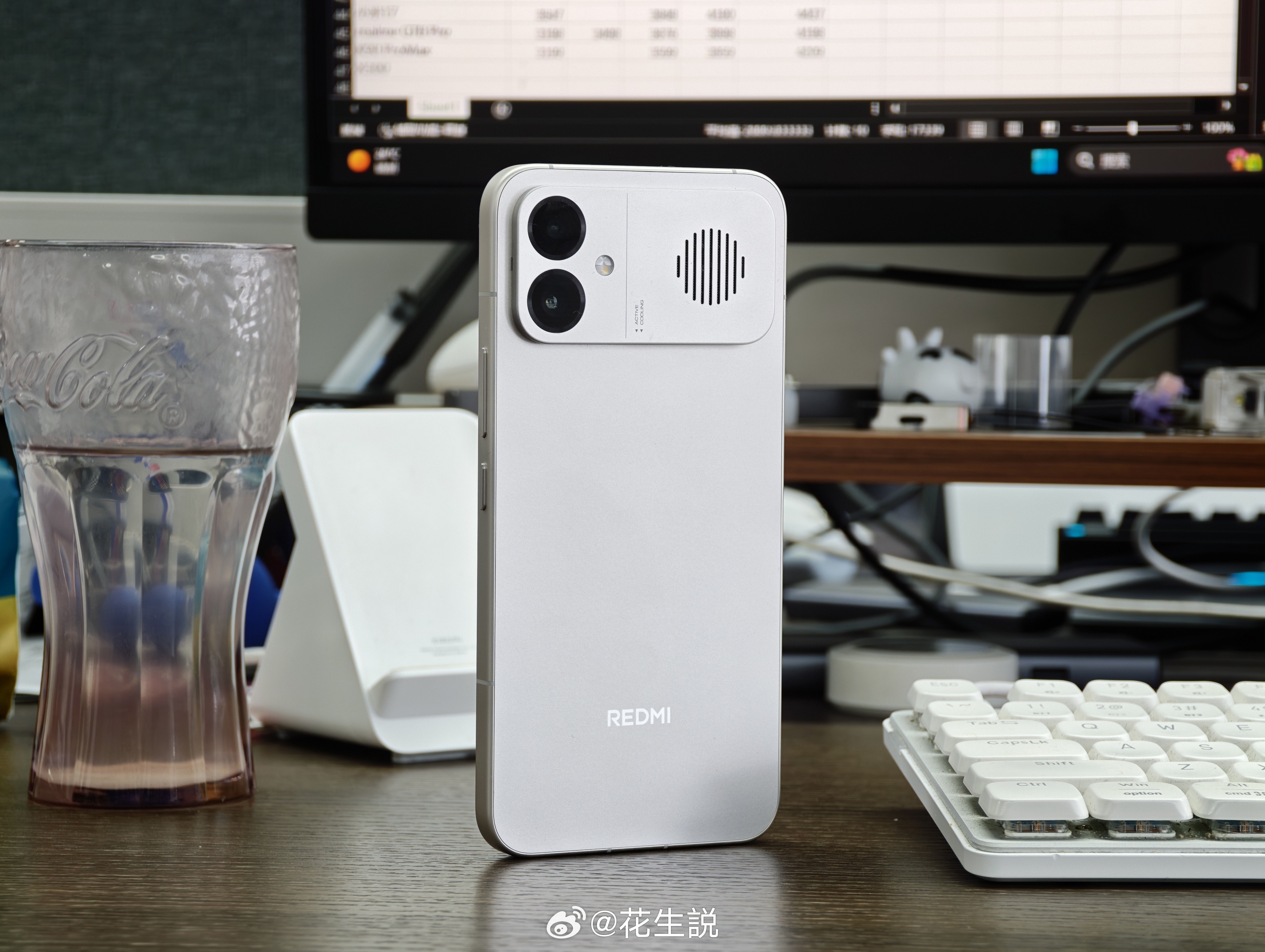K90 Max这个银色版本的质感真不错，很有金属感大家觉得这是不是今年最美RED