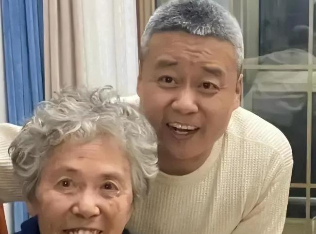 2015年，山东46岁男子投资失败，妻子却在他负债4600万后，带着孩子离开，哪