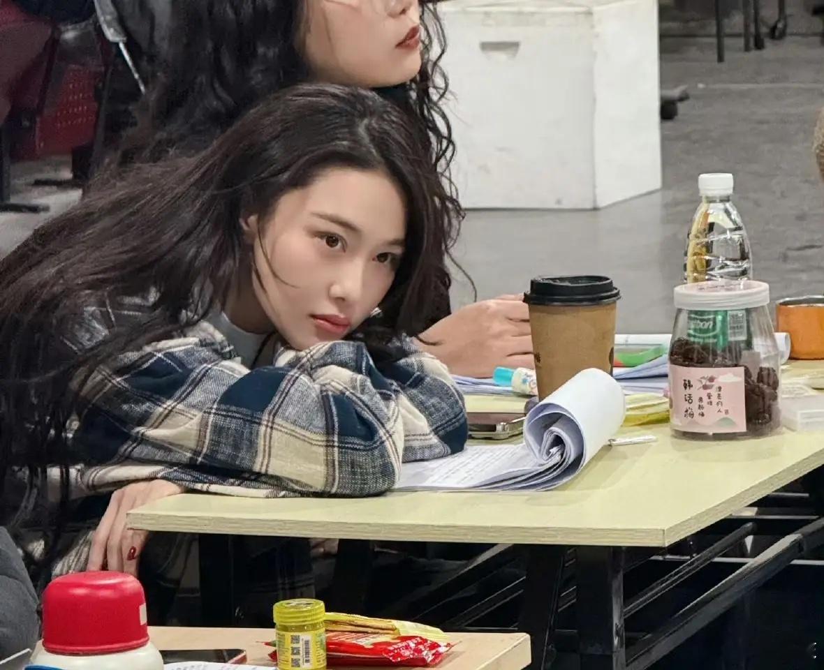 好的婚姻真的可以改变一个人的面相，张馨予结婚前就是恶女脸。如果有人说她举巴掌打人