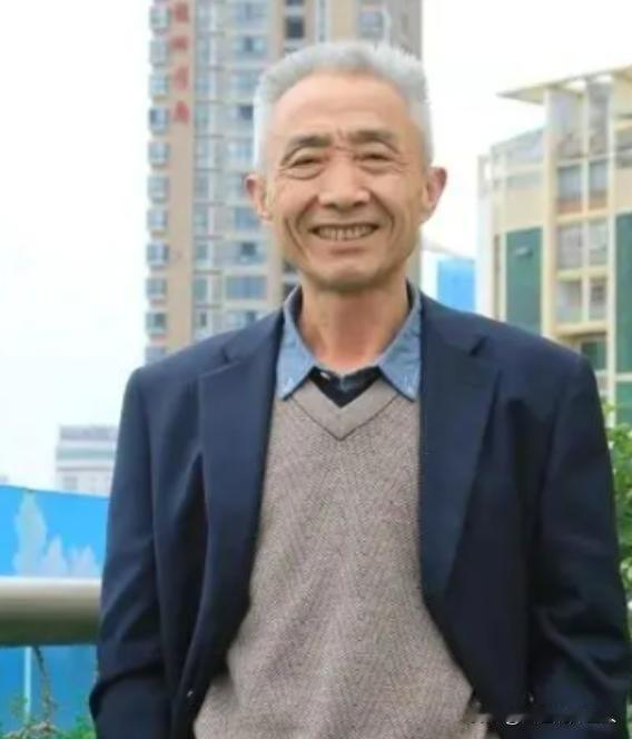 1977年，一个湖北穷小子高考考了289分，但由于消息闭塞，他就报考了华中师大，