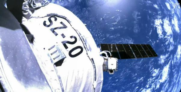 果不其然，官宣了，20的舷窗是在里面补，出舱在外面修玻璃难度大，拆玻璃确定不了强