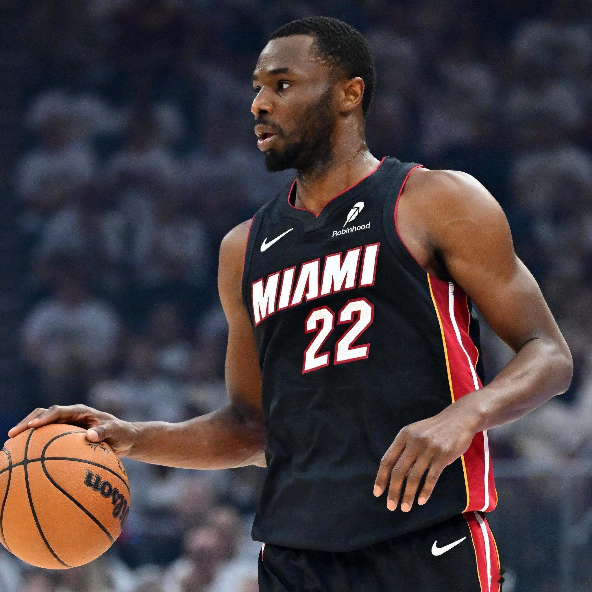 Jake Fischer报道：“勇士正与热火讨论一笔核心为库明加和维金斯互换的交