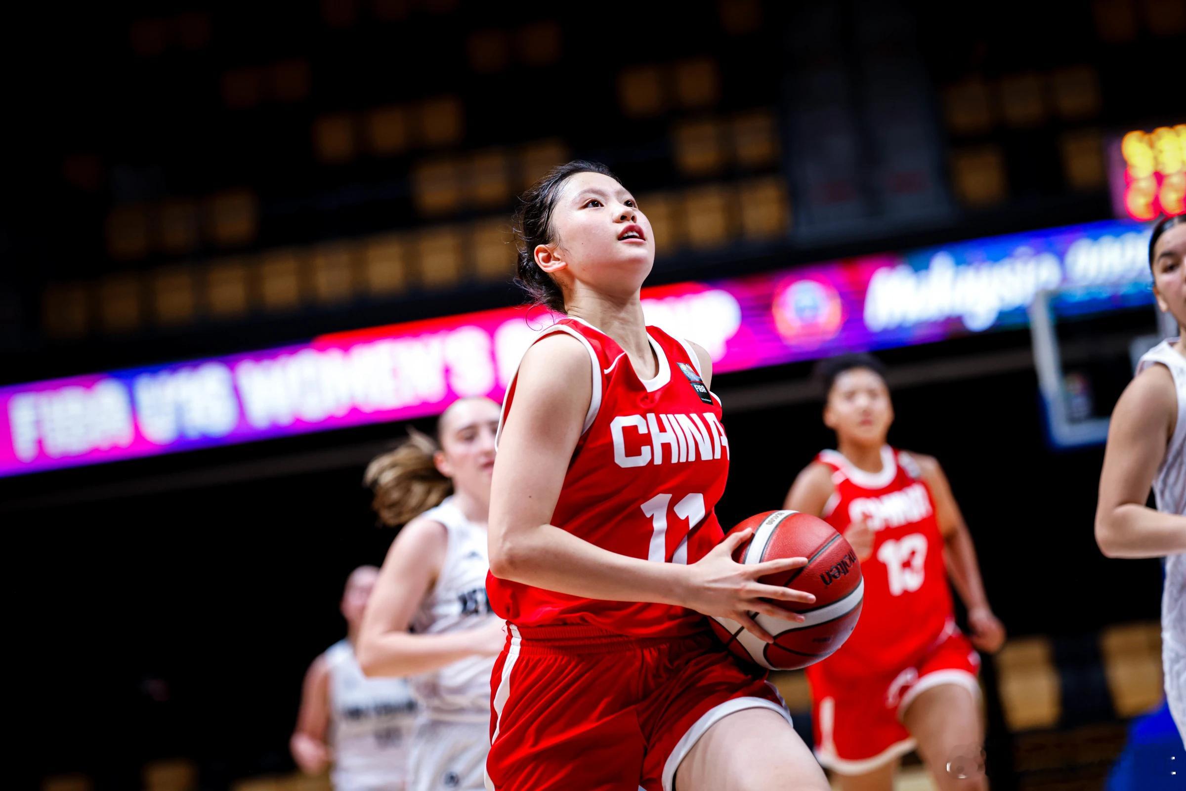 李沅珊前三节拿下30分，U16女篮亚洲杯小组赛 ，三节比赛后中国61:48新西兰