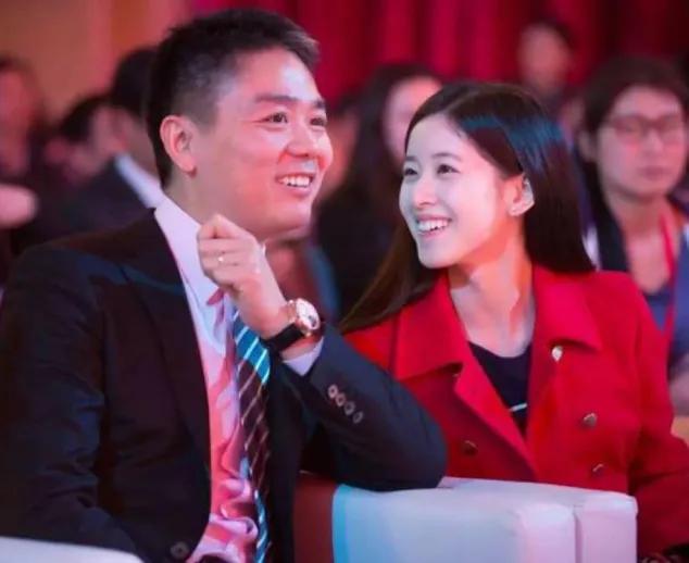 当年，刘强东遇到困难，想让张磊给他投资7000万，没想到，张磊当即给他3个亿，刘