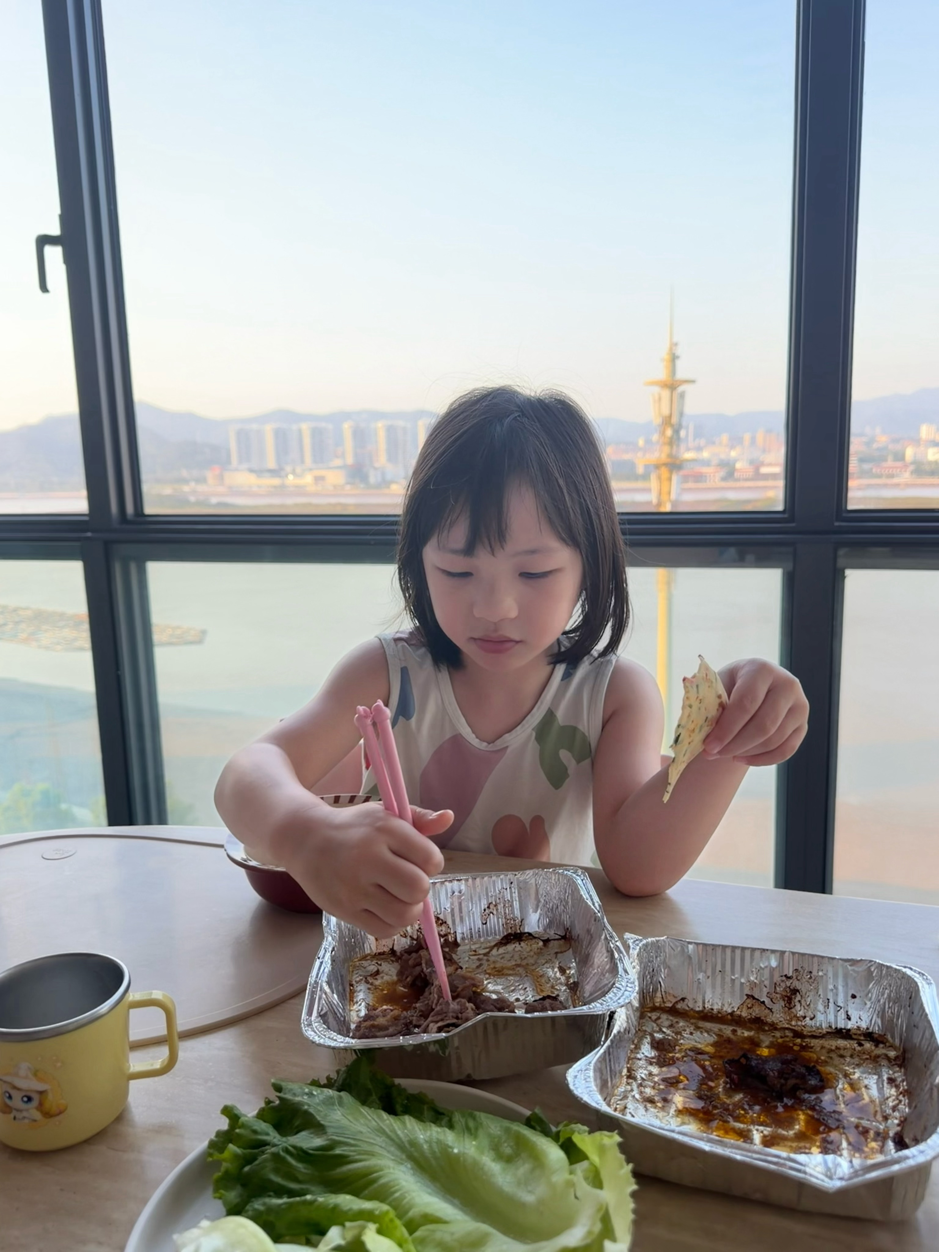 2斤黄蚬子牛吃到后来说 感觉太肥了 有点怕怕的 还是普通的蛤蜊好吃我：？？？真是