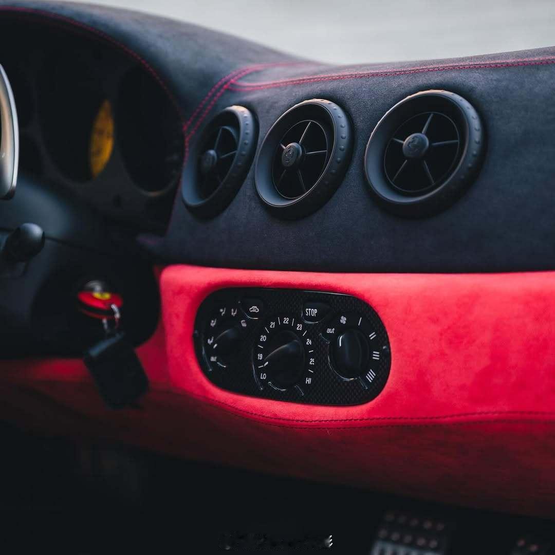 ClassicCars Ferrari 360 ChallengeStradal