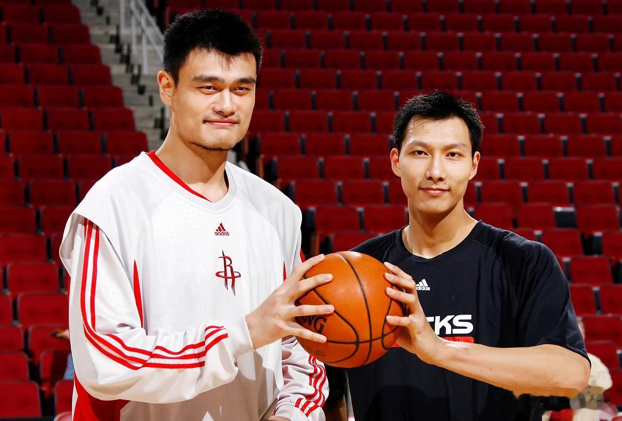 易建联在NBA每个赛季场均得分一览:

一、2007-08赛季
出场66场，场均