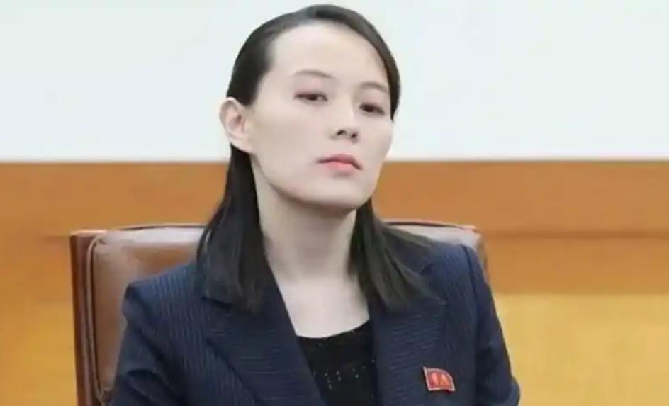中国果然没看错朝鲜，48小时内金正恩妹妹2次通告全球，美韩再败。

金与正真是杀