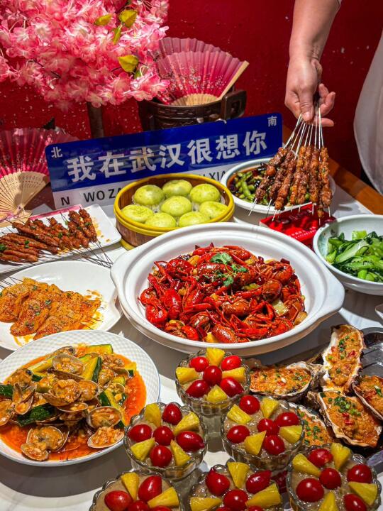 吃个小龙虾，想念武汉的夏天🔥满满丰盛一桌