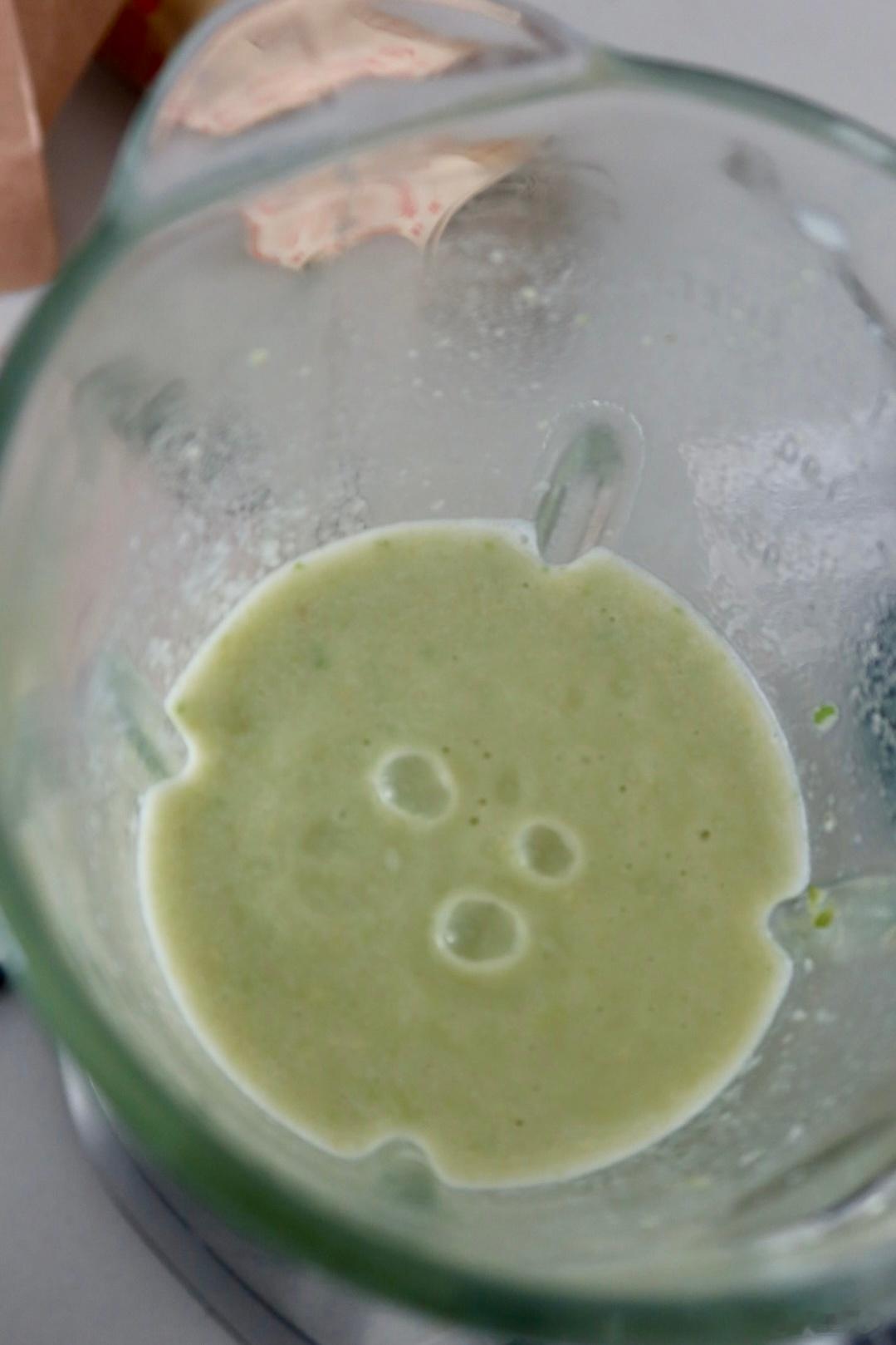 抗炎饮食day118✅备一些无脑菜单 减少决策消耗早餐：牛油果🥑香蕉🍌椰奶奶