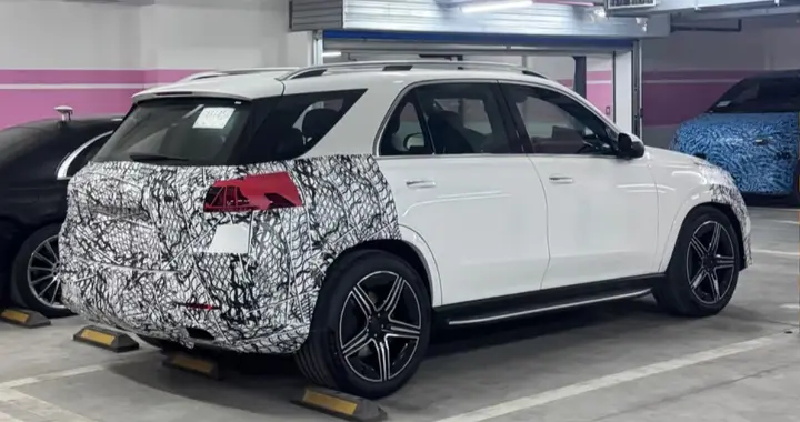 奔驰新GLE即将国产！轴距加长12厘米-比宝马X7还长