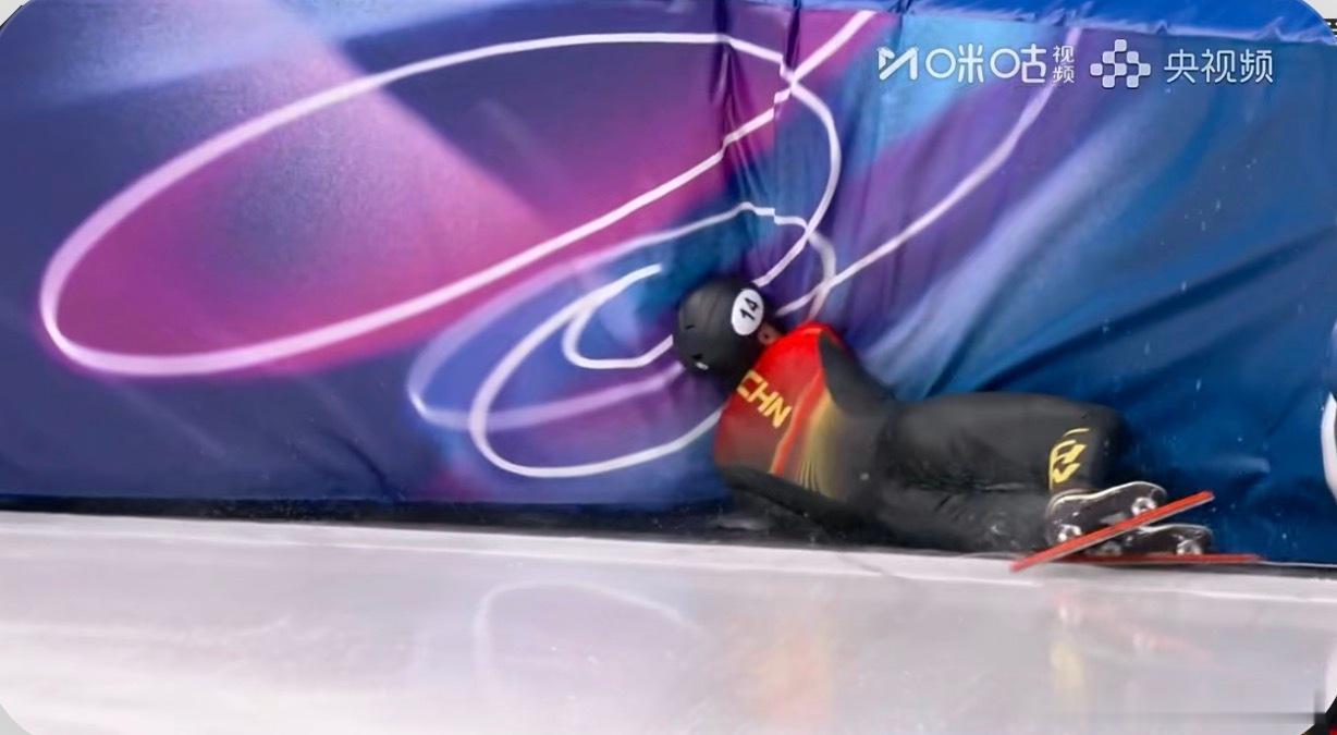 这一摔 如同我的心🤪全民聊冬奥