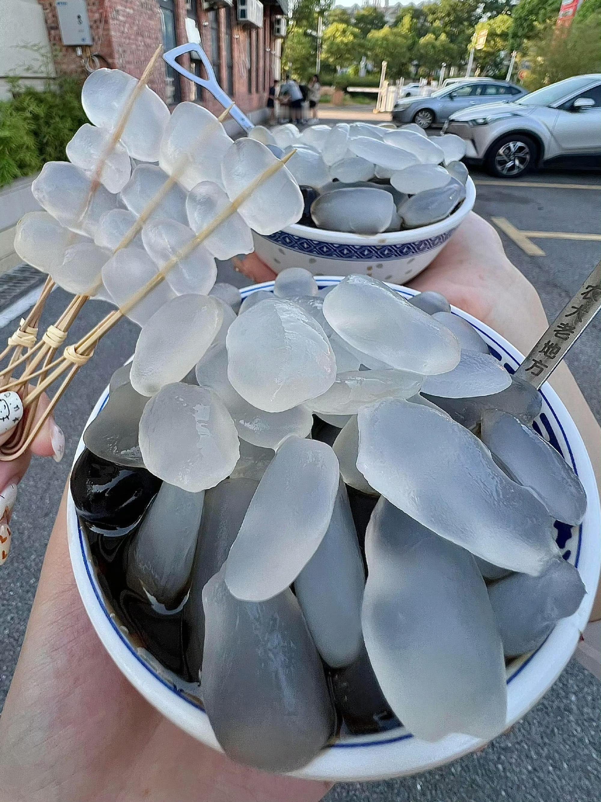 关于女性的炸裂冷知识1、大便后从前往后擦，防止细.菌感染阴.道。2、放屁时，夹紧