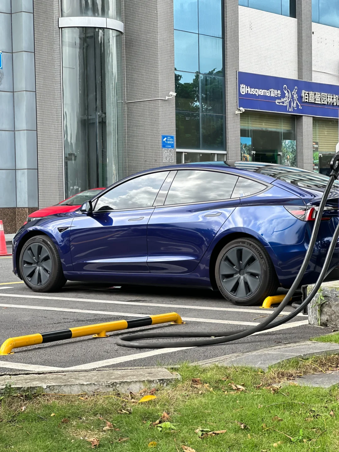 Model 3｜当宝马原厂色遇上特斯拉