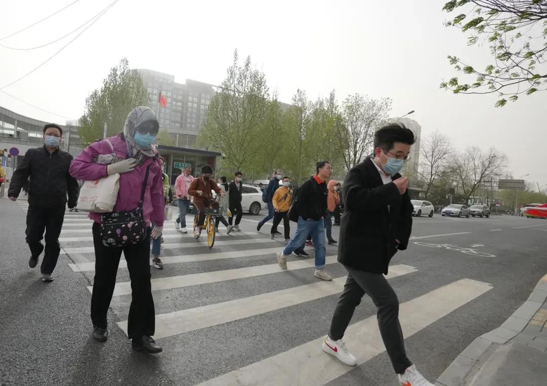 北京为什么路上这么多人戴口罩？