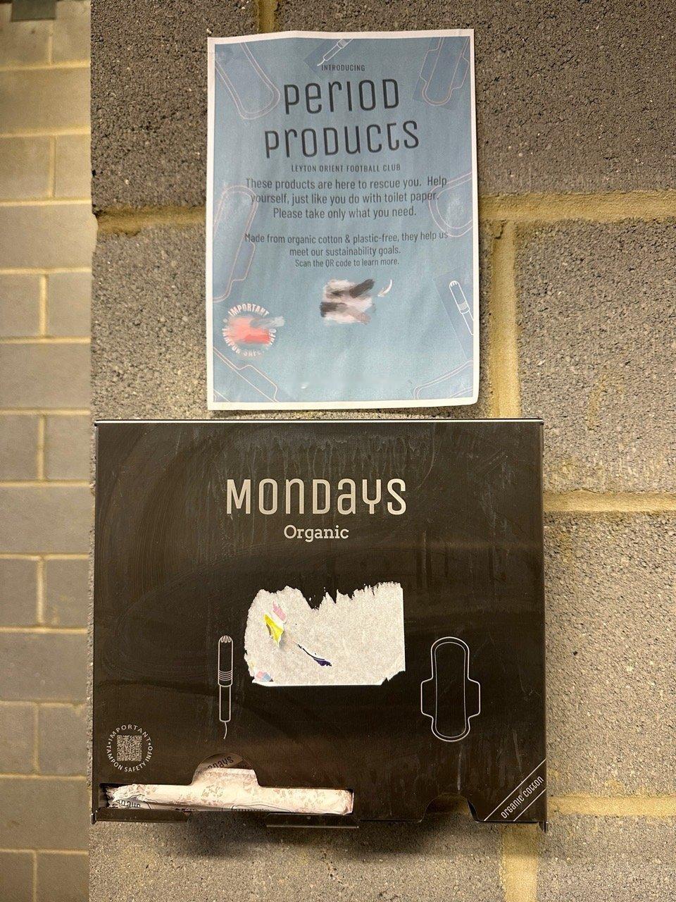 昨天去看了位于英甲的莱顿东方的比赛，发现球场的女卫生间里有免费的棉条。卫生巾一般