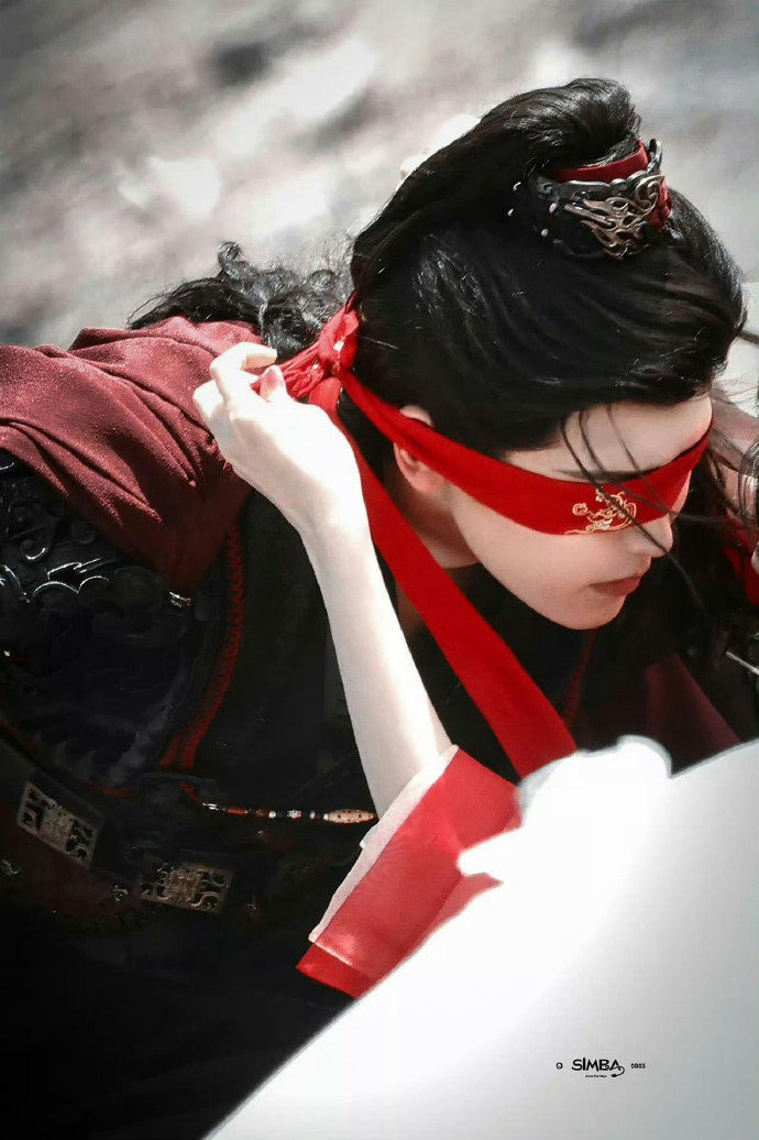 萧无衣的爱意快溢出来了 雀骨 萧无衣的深情藏不住分毫，深爱却不愿用身份束缚对方，