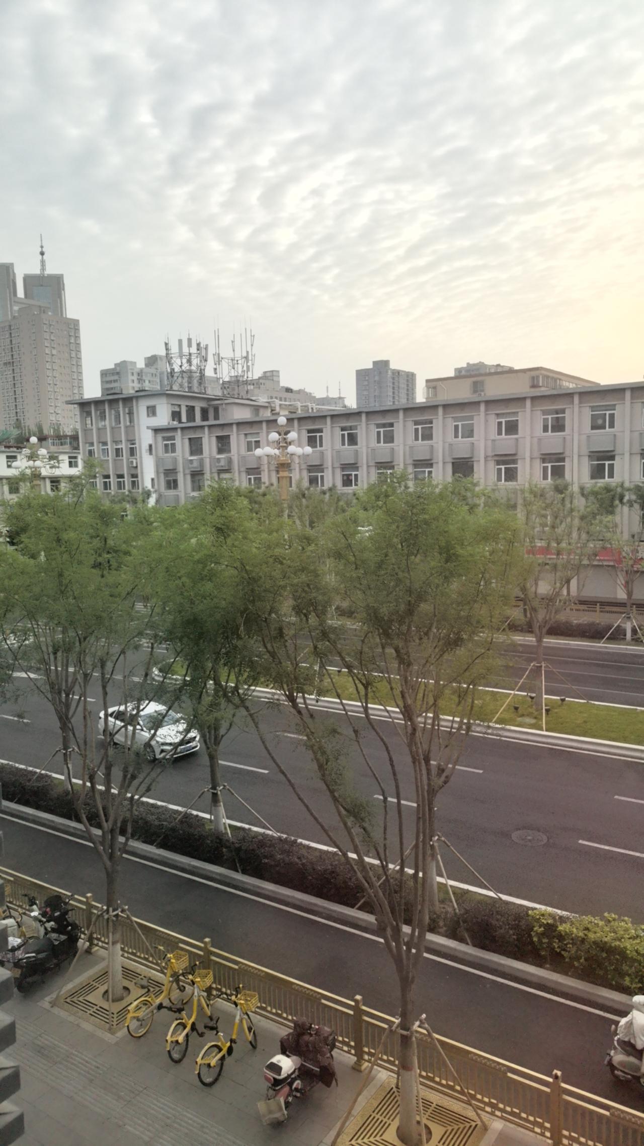 请用一句话概括一下，什么是幸福幸福就是身体健康，生活平平静静！