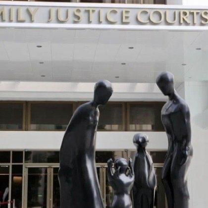 97岁富商欲再婚次子求判其心智不全！
新加坡一位97岁的华裔老先生，最近因为一件