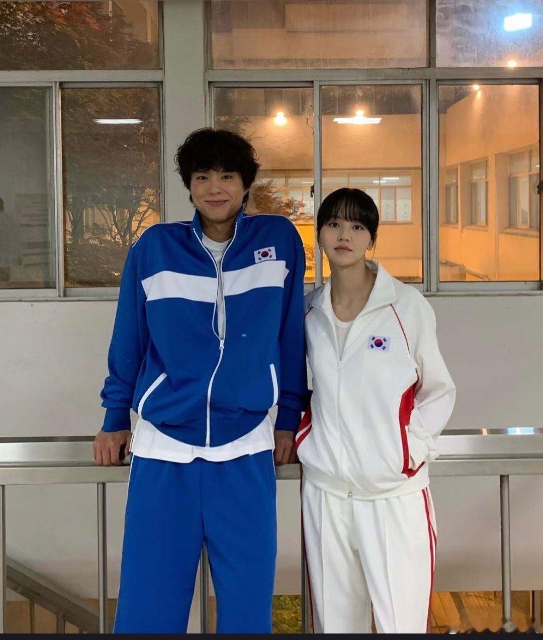 朴宝剑X金所泫像两个早恋的高中生！或许大家有看韩剧good boy嘛 ​​​