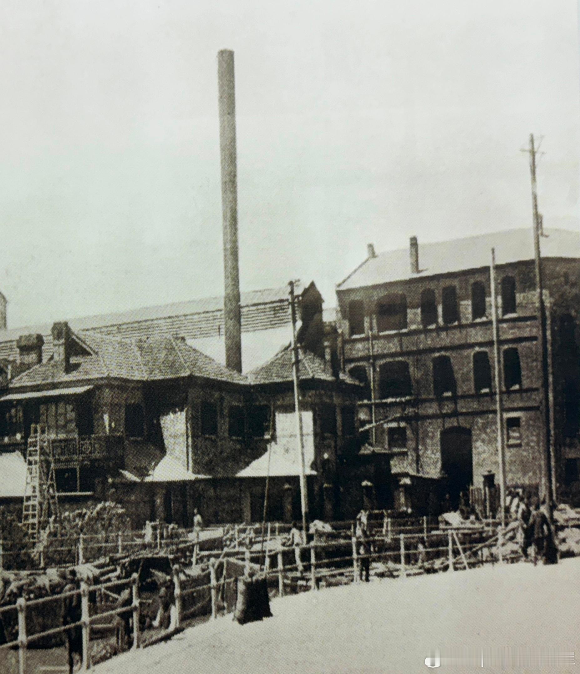 1894年工部局选择斐伦路（今九龙路）30号场地，1896年建成新中央电站，19