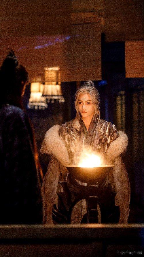 #丁禹兮白发初空造型##丁禹兮初空从天而降# 丁禹兮真的巨帅 ​​​