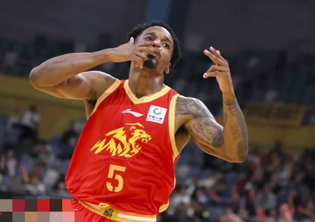 广厦真该谢谢豪斯！没有他41分逼到绝境，就没有布朗FMVP级觉醒

    广厦