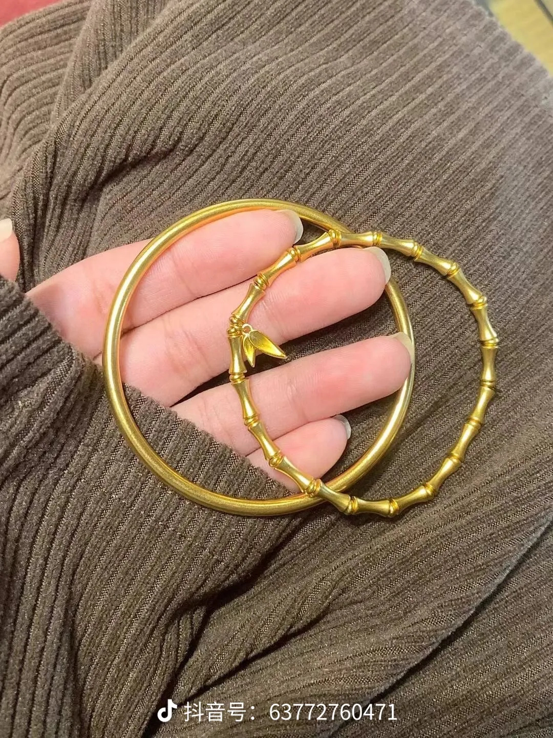 金价猛涨踏空的人哭麻了不哭不哭，反正我已经有手镯了也是赚了一波 