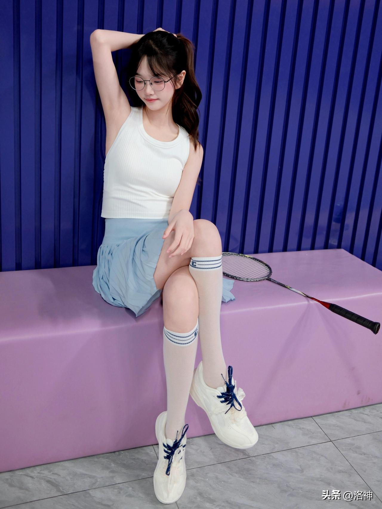 给你看一眼 你却想穿走！
最近打球换上了川崎茉曦这双小白鞋
直接就想焊在脚上不想