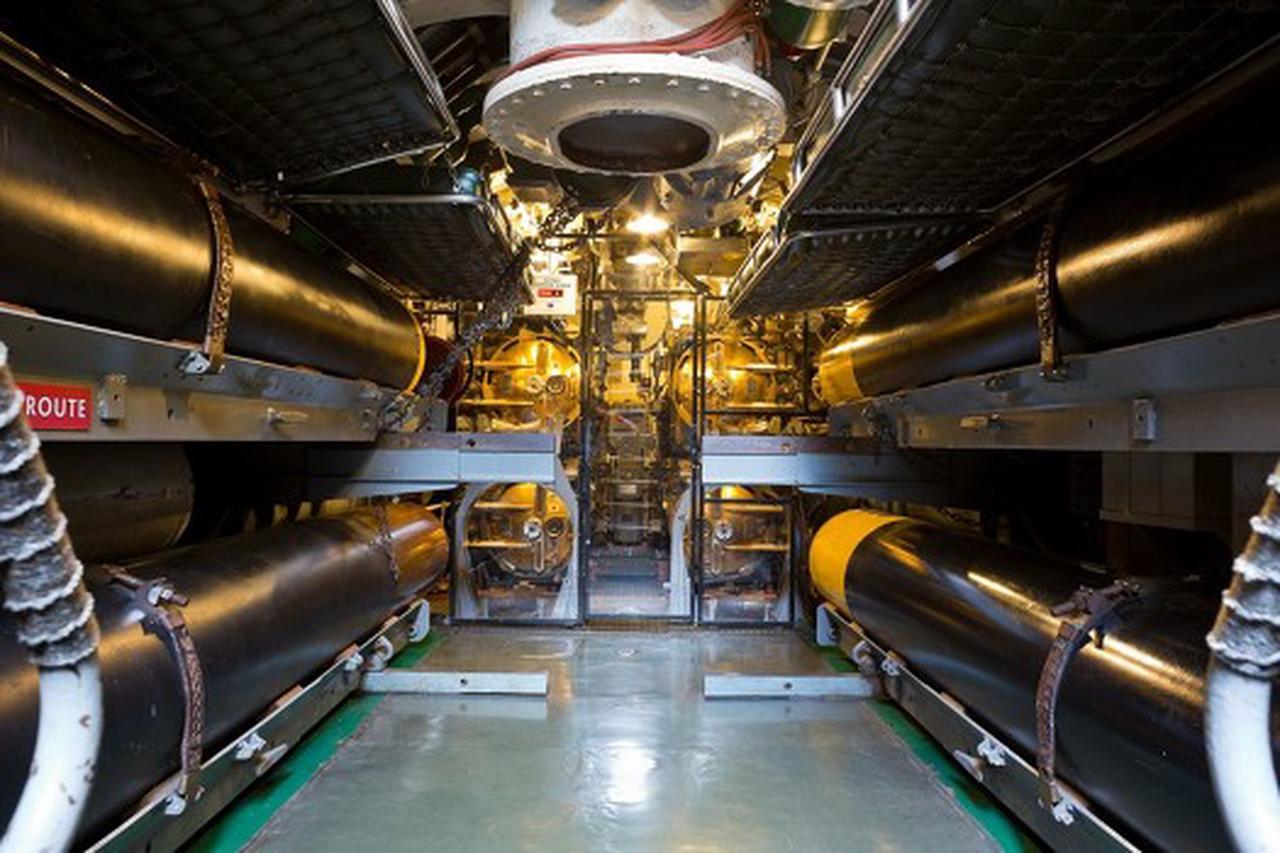 福建舰安装6联装“神秘发射管” 提升水下生存能力：福建舰安装六联装反鱼雷鱼雷系统