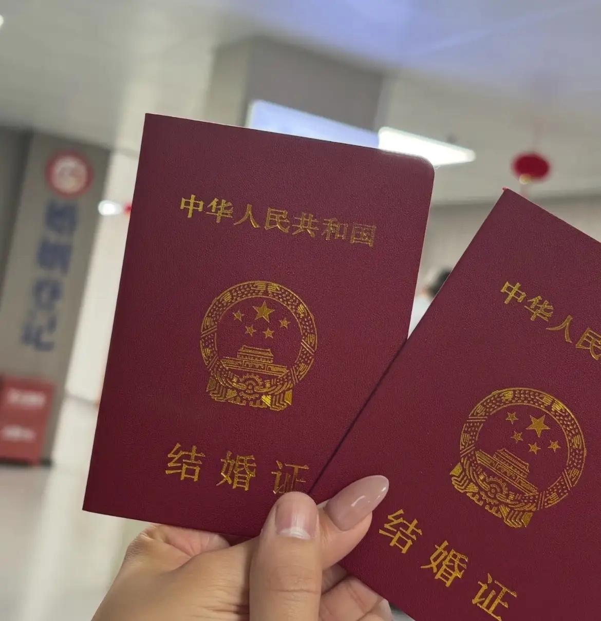 刚领结婚证仅仅三天，本该甜甜蜜蜜的新婚旅行，却变成了让人寒心的考验。很多人总说，