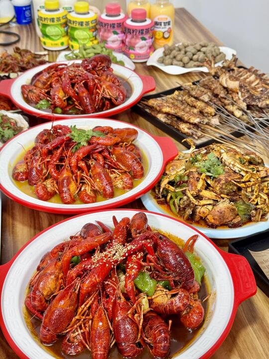 让我连吃3天的宵夜顶流店！！！🦞