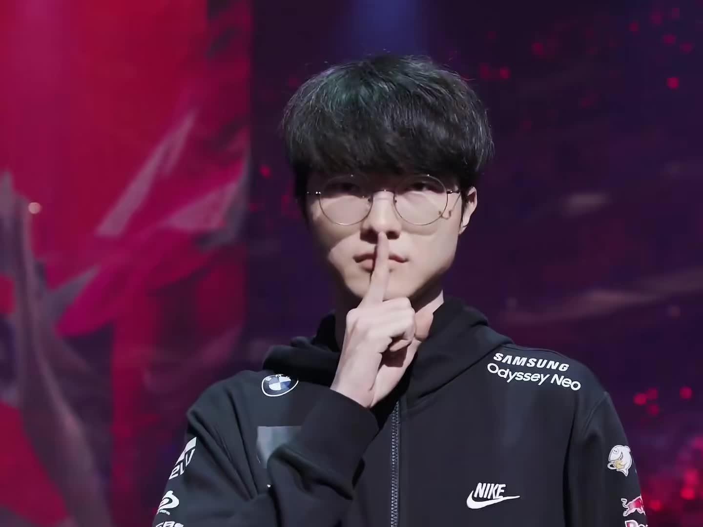 很好，CSGO和瓦罗兰特的故事讲完了，接下来你们将面临的是全球最残酷、最恶臭、最